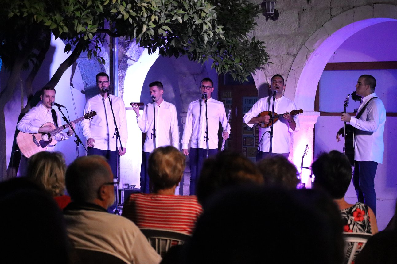 Concert by Klapa Kaše